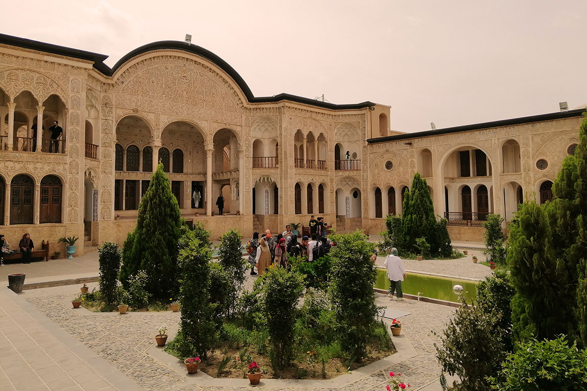 Visit Kashan on Iran tour in style on a guided comfort tour!