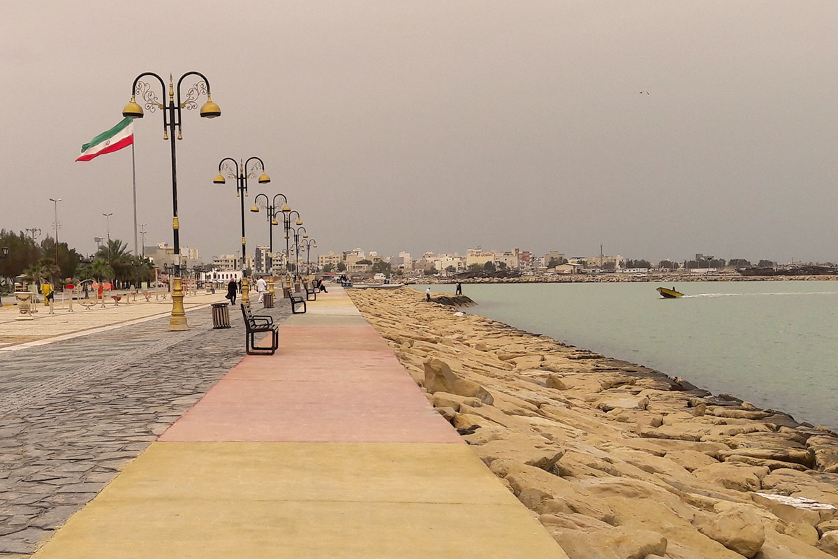 wandering at Bushehr seaside during Bushehr trip!