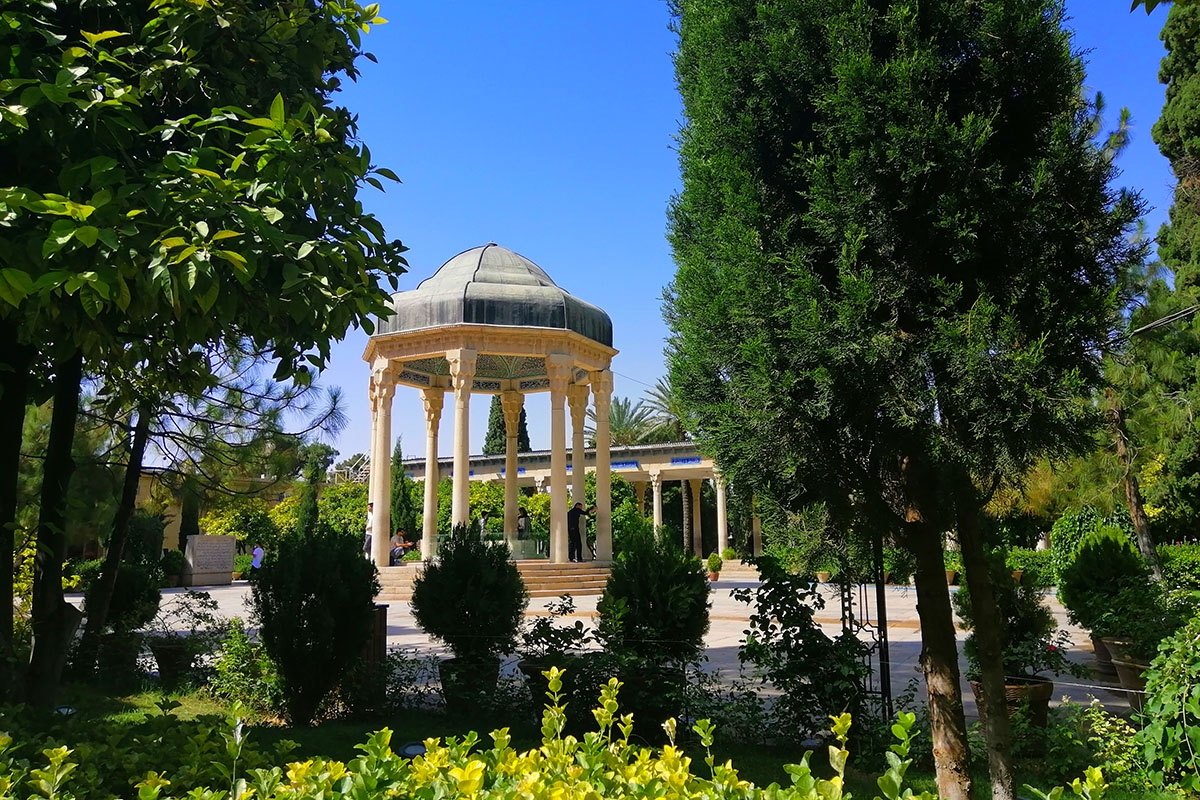 Pay a visit to Hafez tomb!