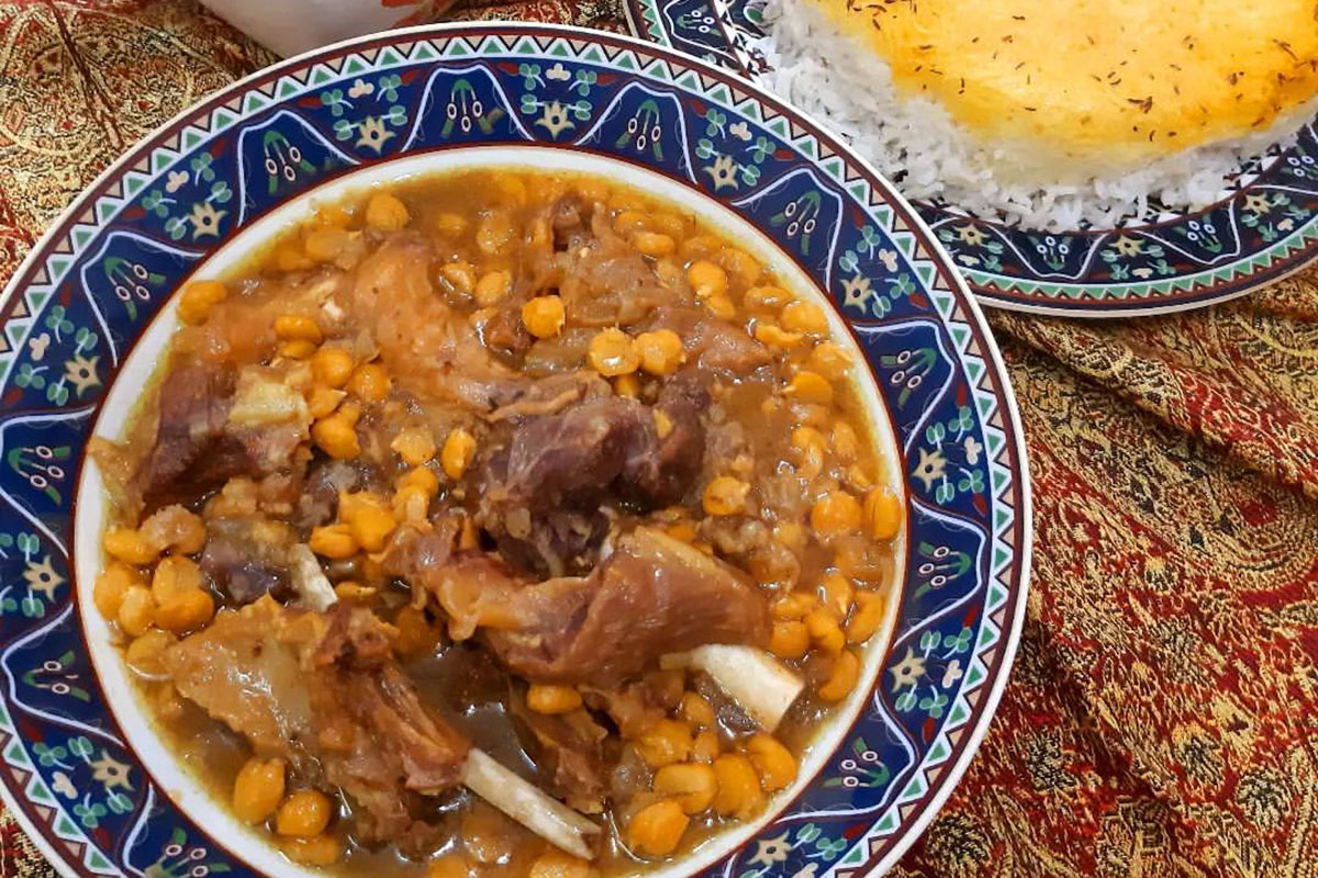 Khoresht-Gheymeh-Yazdi on Yazd cooking tour
