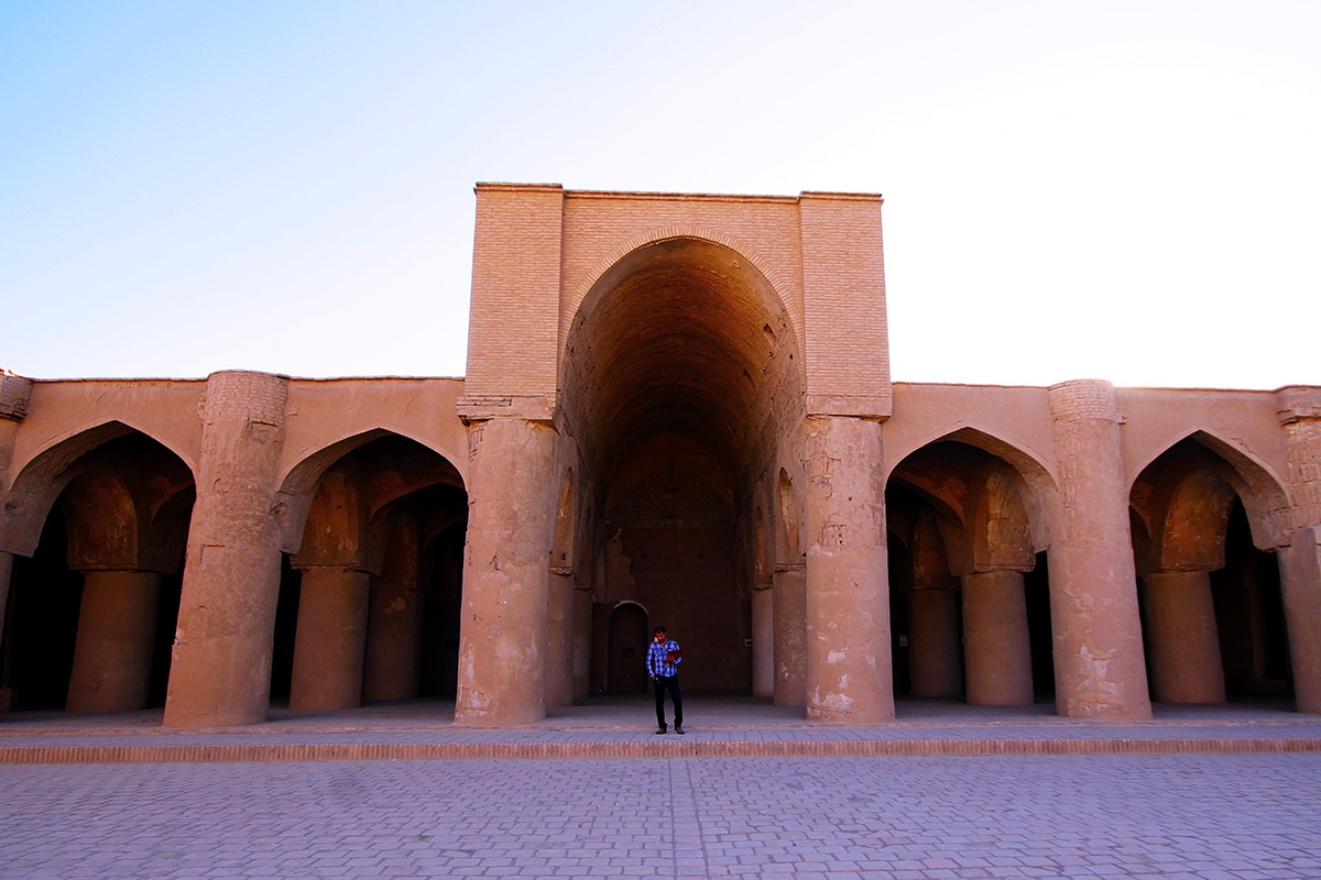 Marvel at Tarikhaneh mosque in Damghan city on this cheap trip to Iran!