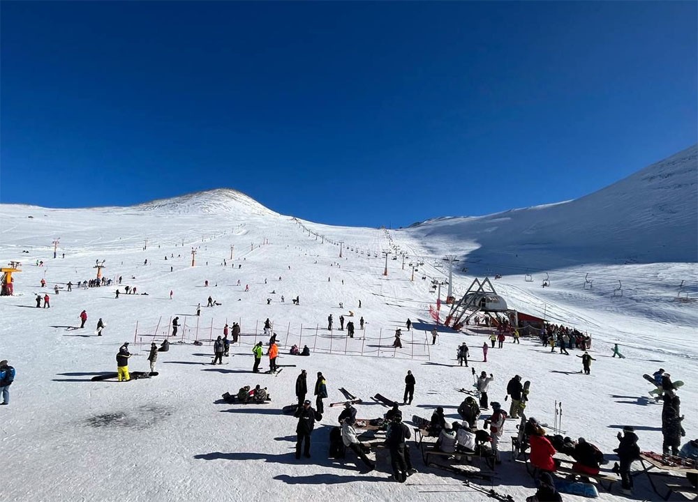 Tochal piste in Tehran great for snowing