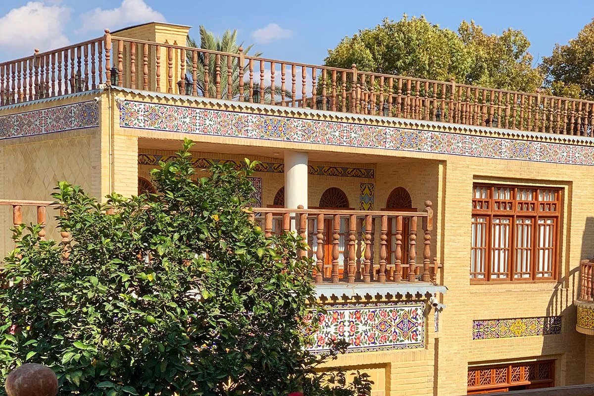 Shiraz Historical Houses - Forough Hotel Balcony cafe