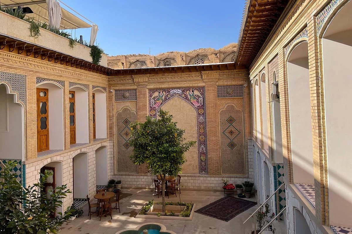 Shiraz Historical Houses - Oscru Hotel