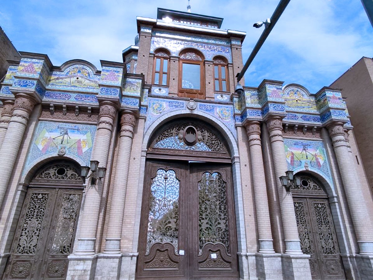 Tehran-in-winter-National-gate