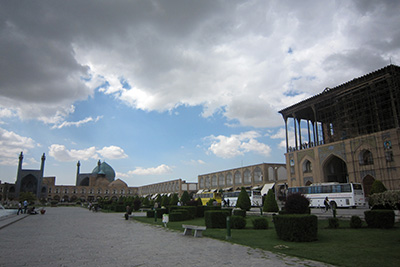 Nasghshe-Jahan-square-Esfahan-Iran-top-holidays